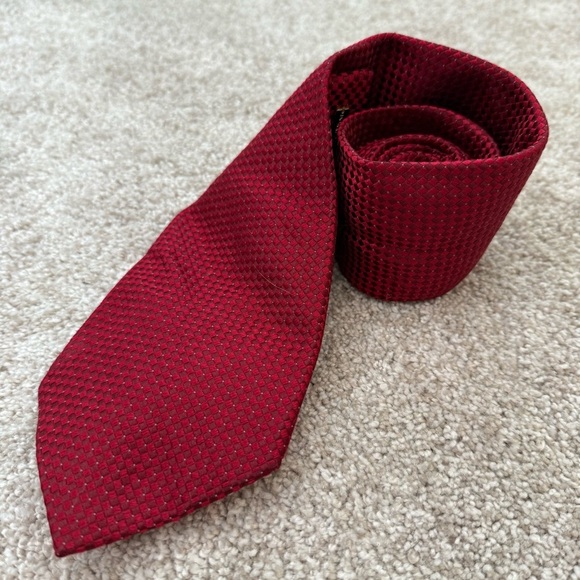Donald J Trump MAGA Silk Tie Red Geometric Pattern - Picture 1 of 8